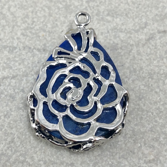 Lapis Lazuli Pendant with Silver Tone Floral Accents - Picture 3 of 3